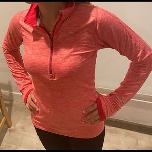 Nike Sportswear Collection Essentials